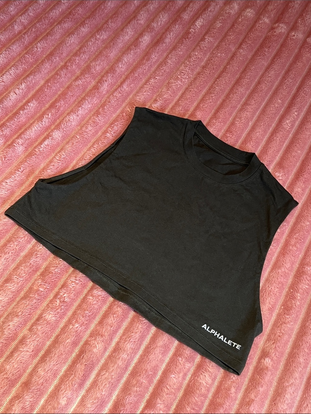 Alphalete Dark Gray Cropped Muscle Tank - Boxy Crewneck